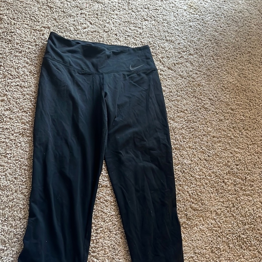 Small Nike Capir workout leggings